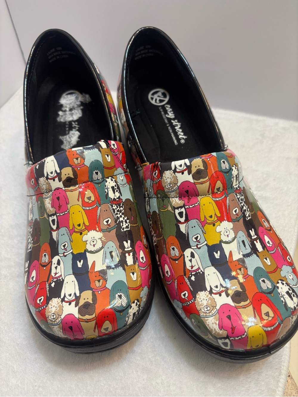 EASY WORKS by EASY STREET Dog Print Lyndee Clog Shoes~Women's Size 10